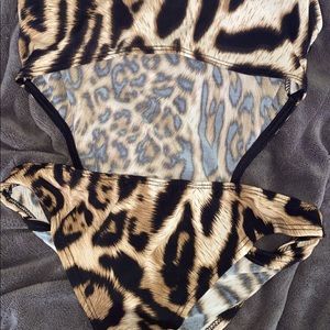 Selling LEOPARD BODYSUIT SIZE M BACKLESS